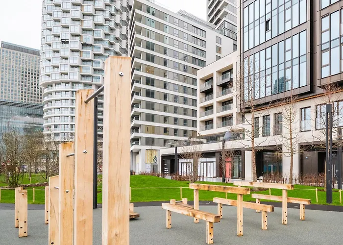 Elegant And Modern Apartments In Canary Wharf Right Next To Thames
